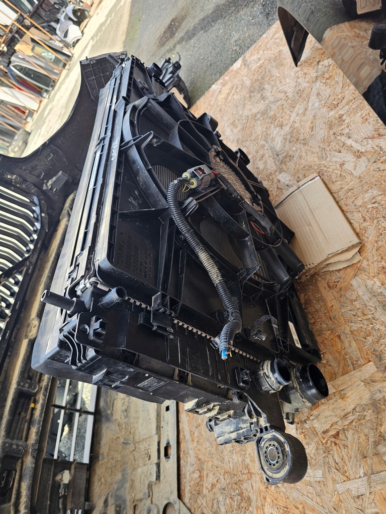 фото №9, Volvo xc40 перед капот бампер лампы