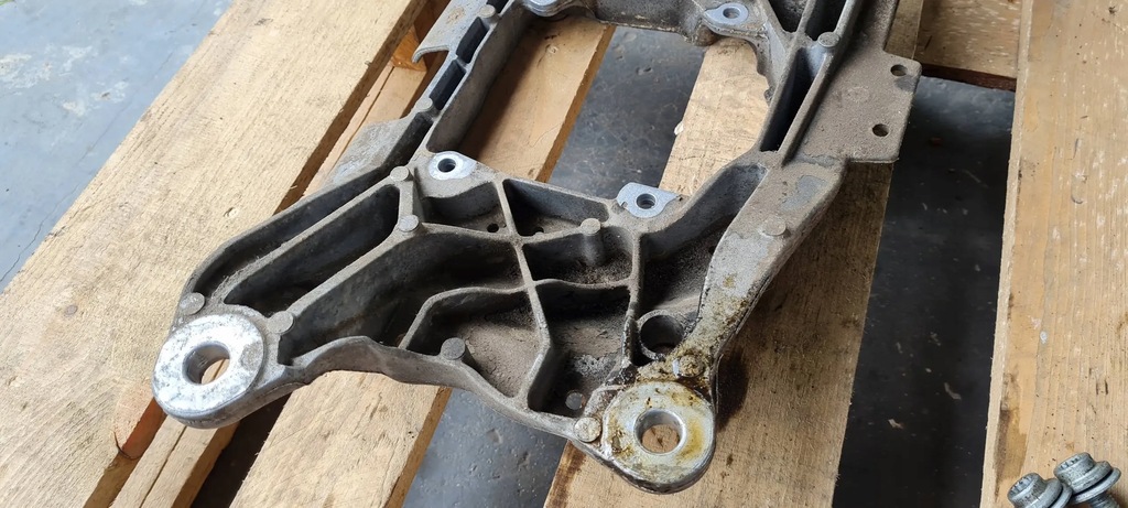 фото №9, S6 c7 4g a6 lift кронштейн кронштейн коробки подушка 4.0 tfsi 4m0399153l s7 4g