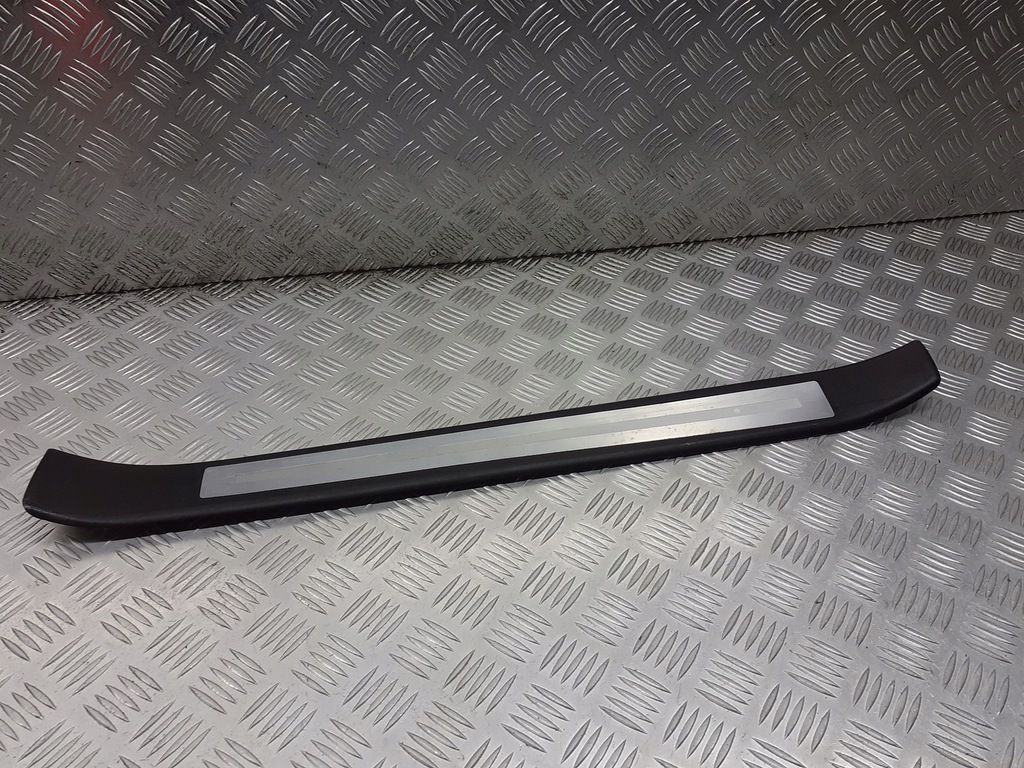 фото №1, Молдинг порог внутренняя правый перед audi a4 b7 8e0853374n