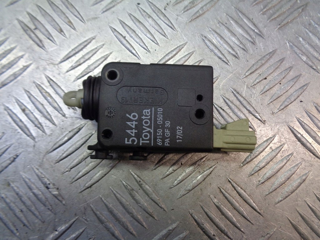 фото №1, Привод крышки багажника toyota avensis t22