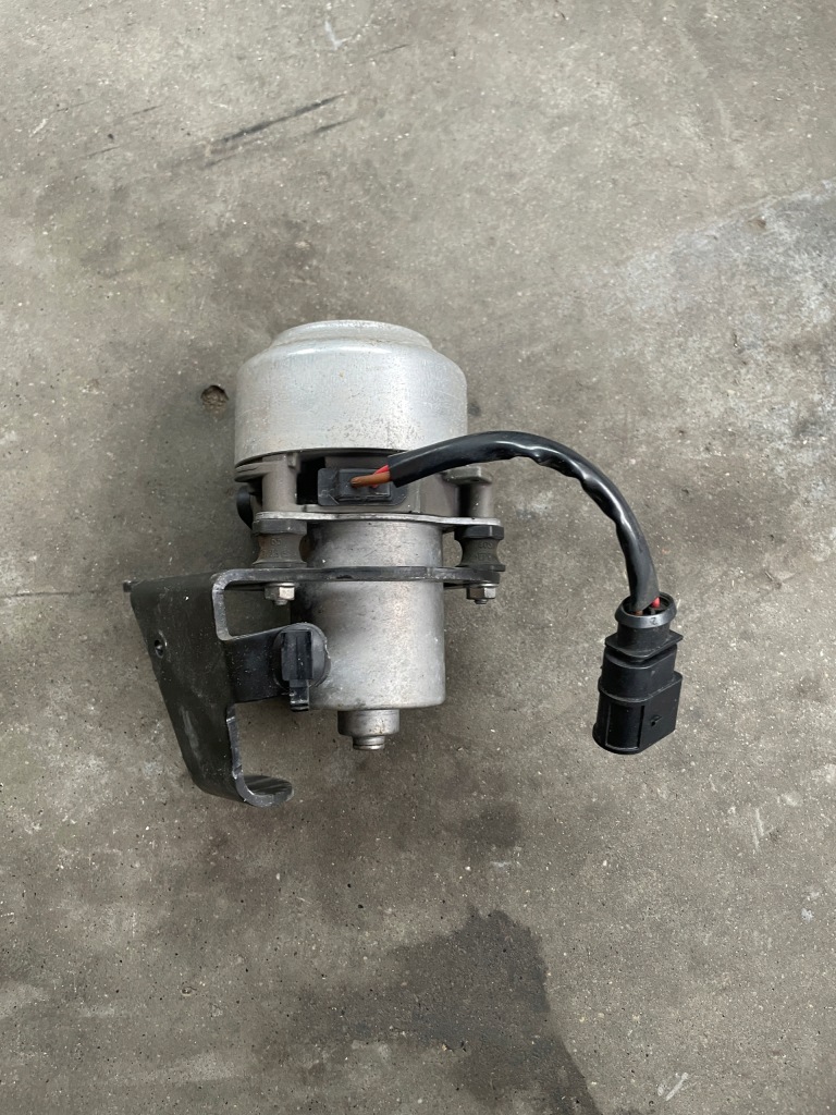 фото №1, Vw caddy iii lift вакуум насос 5q0612181