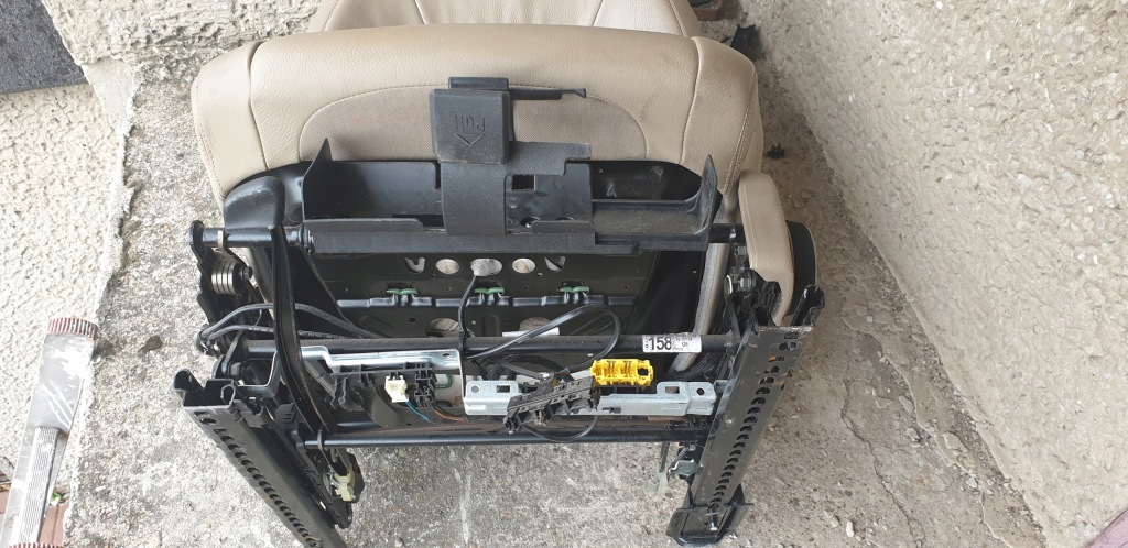 Сидіння лівий перед mercedes e w207 купе оригінальний номер eu Недорого