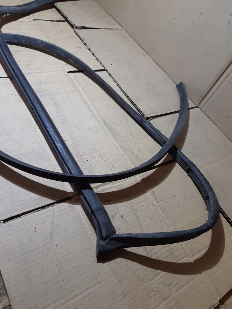 фото №7, Audi q7 4l прокладка двері праве передні правий перед 4l0839120b