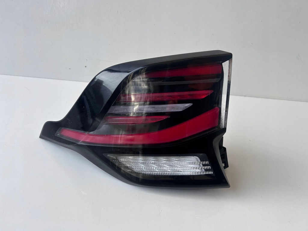 фото №1, Kia sportage v лампа правая задняя 92402r2100 оригинал