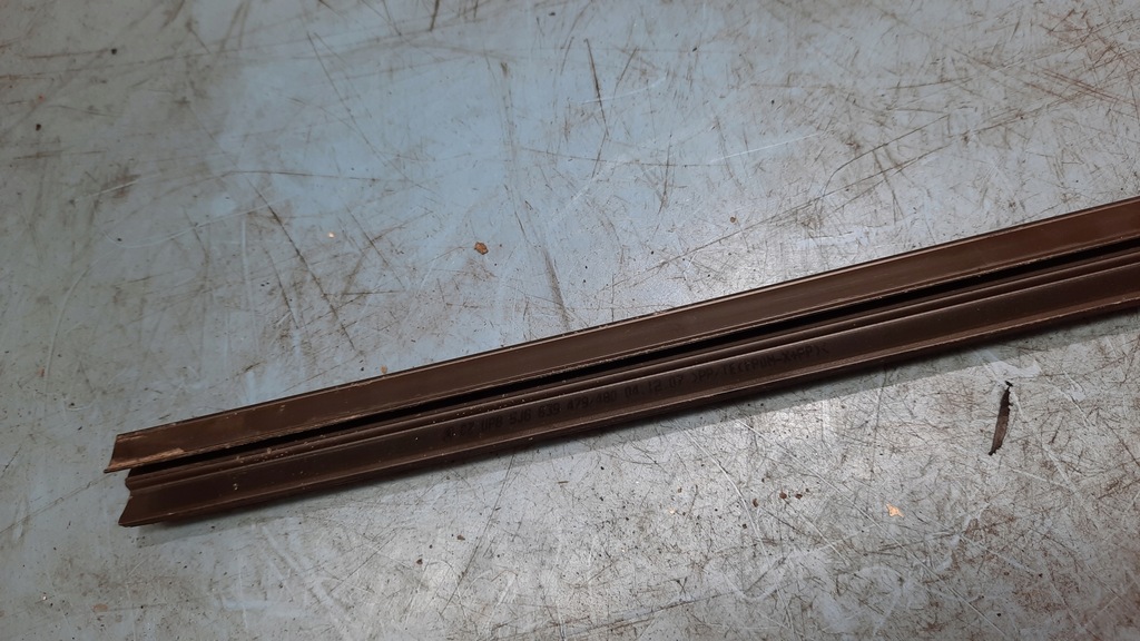 фото №5, Skoda fabia ii молдинг прокладка скло задня