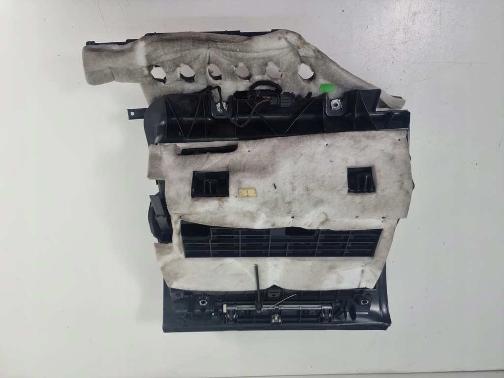 фото №9, Бардачок консоли панели пассажира vw phaeton