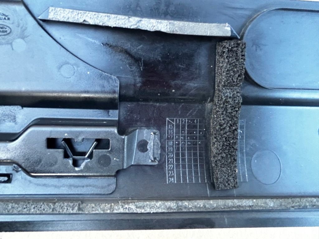 фото №11, Land rover discovery v l462 левая молдинг кровельная anex