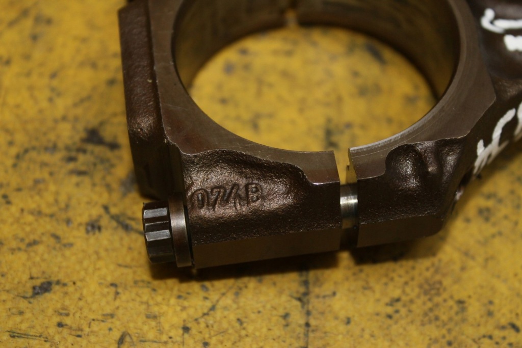 фото №5, Шатун шату́н t4 2.5 b 074b aet