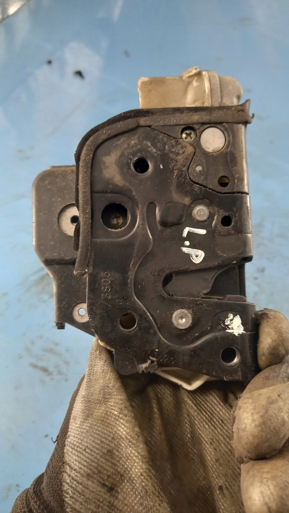 фото №4, Замок левый перед audi a4 b6 02r sedan 1.9tdi