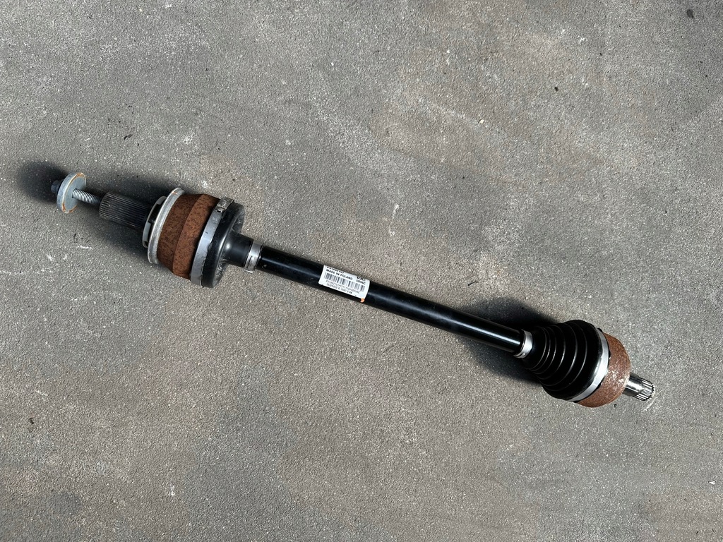 фото №1, Volvo xc60 ii xc90 ii t8 приводной вал левая задняя 31492157