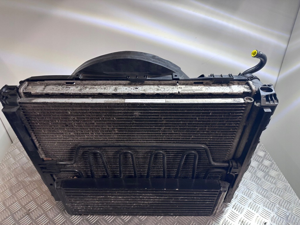 Комплект радіатор вентилятор m57 335d bmw e90 e91 e92 e93 Ціна