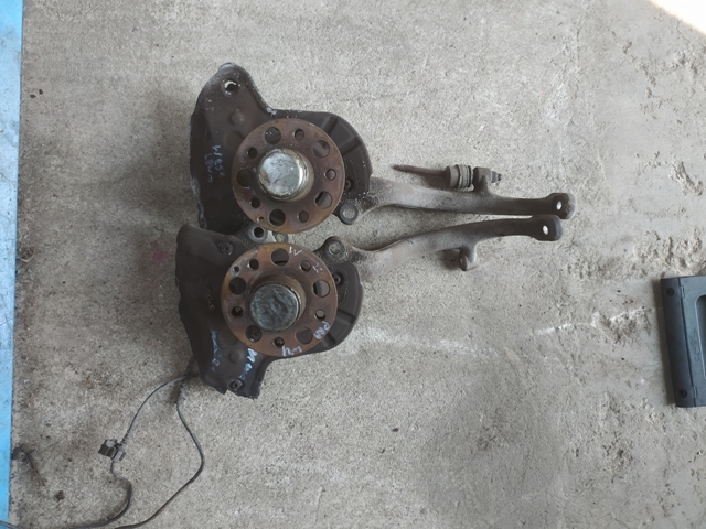 фото №4, Mercedes w221 3.0v6 cdi ступица поворотный кулак перед