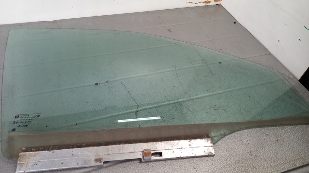 фото №1, Скло права перед opel vectra b 99r sedan