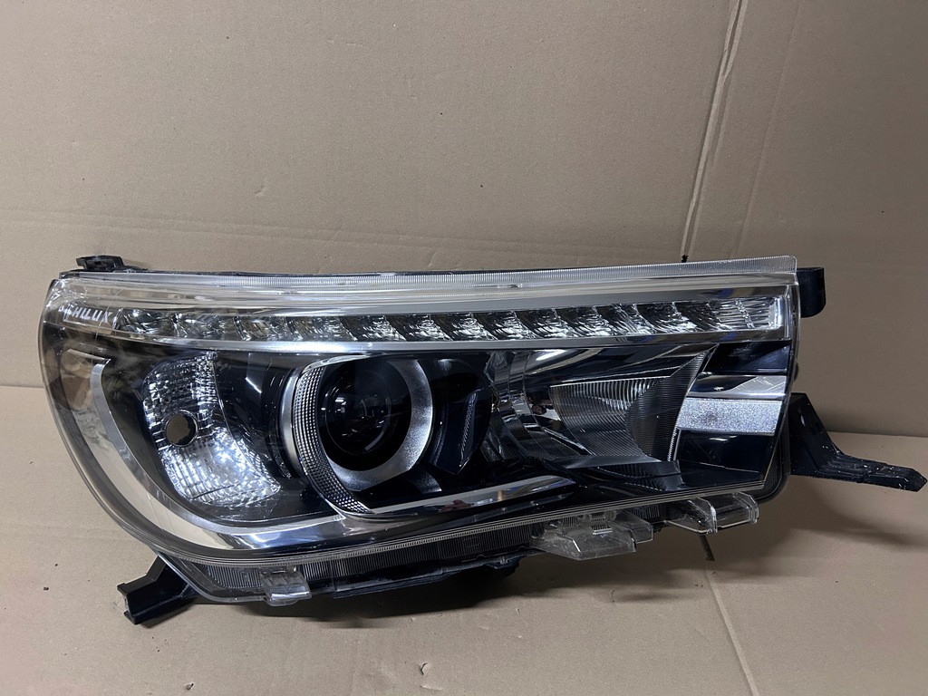 фото №1, Toyota hilux lift 2016- лампа правая линза ксенон led
