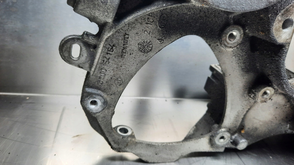 фото №3, Кронштейн двигуна 8200154164 renault espace iv 2.2 dci