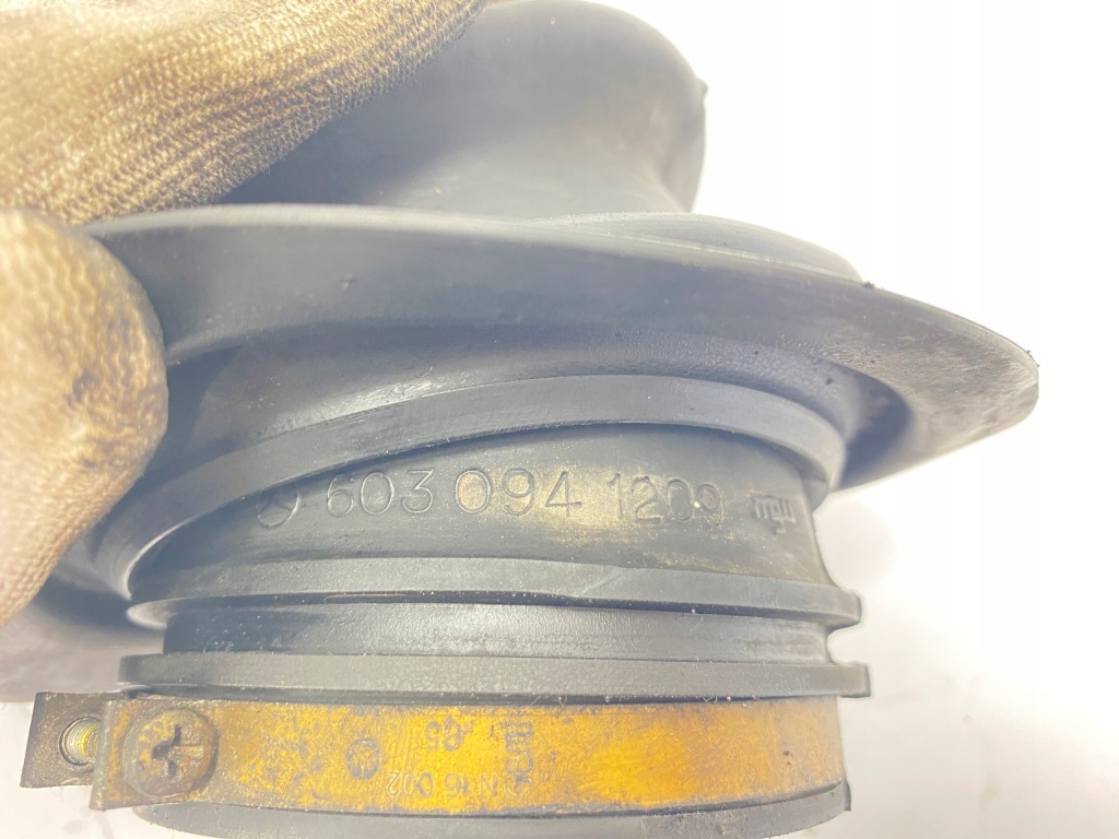 Купити Труба шланг повітрозабірник повітря mercedes w124 300 td 6030941209 6030940260