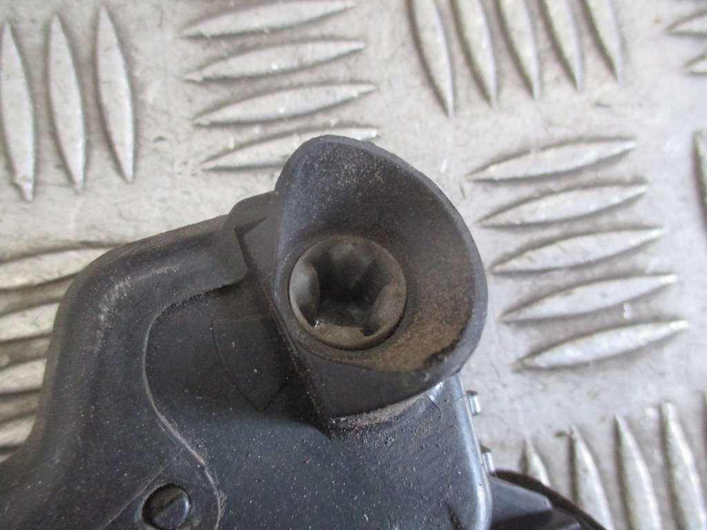 фото №8, Замок левый перед toyota avensis t25 03-06