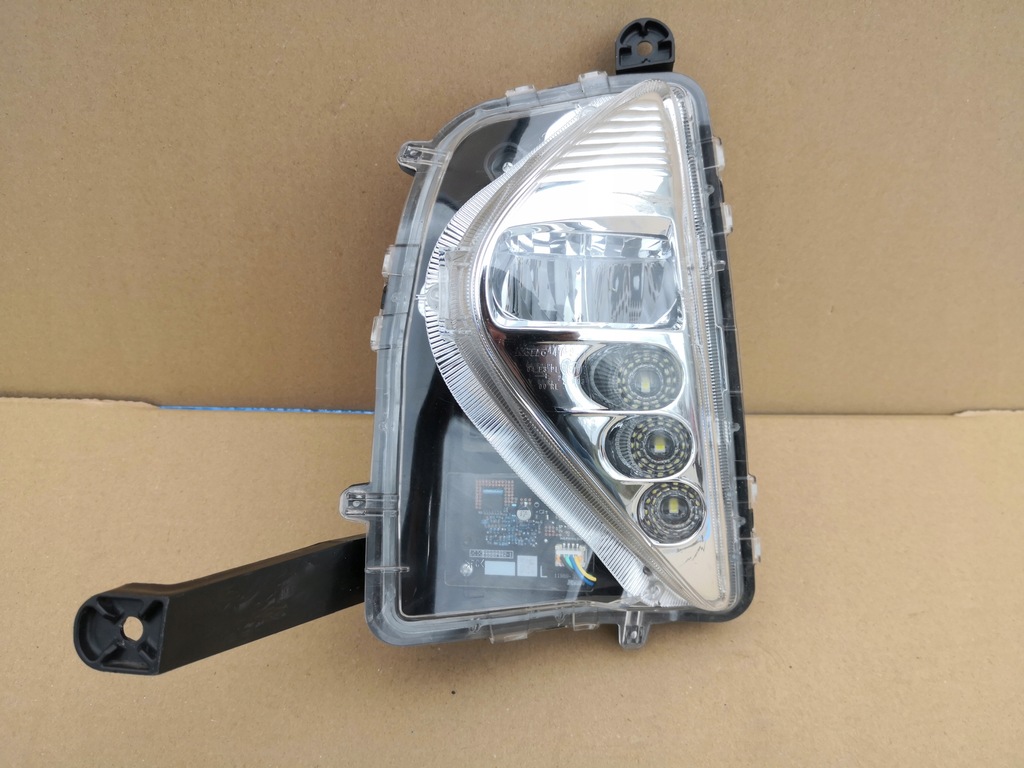 фото №13, Toyota prius iv 15- противотуманная фара передний левый led drl
