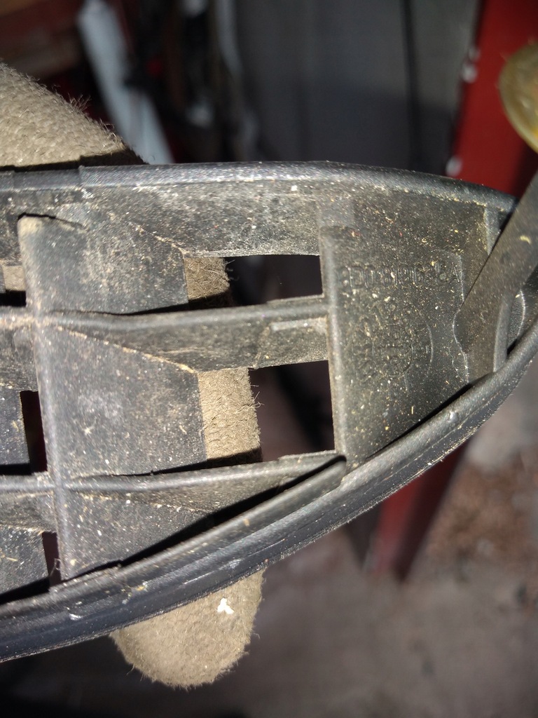 фото №5, Audi a3 8l 8d0819635a решітка обдув середня łódź