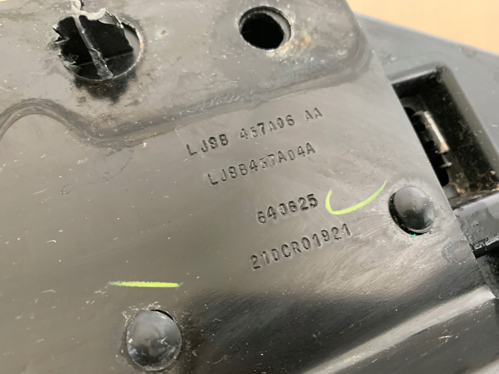 фото №15, Ford mustang mach-e rwd 21r піддон вкладиш багажника перед передня