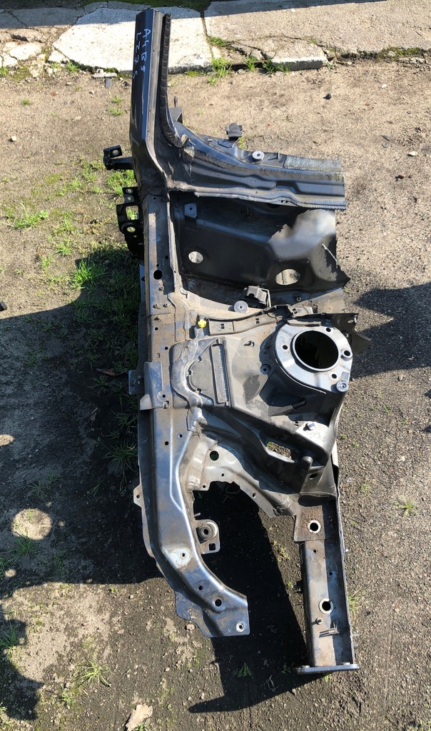 фото №1, A4 b9 четверть правая блок двигателя лонжерон порог перед lz7s