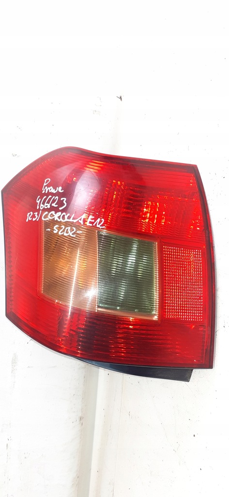 фото №1, Toyota corolla e12 hb лампа права задня