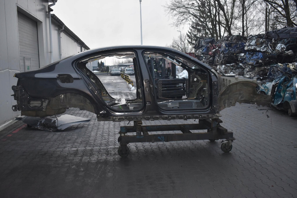 Четвертина крило лівий правий задній стовпчик  поріг ld8s vw passat b8 седан 19-21 в Україні