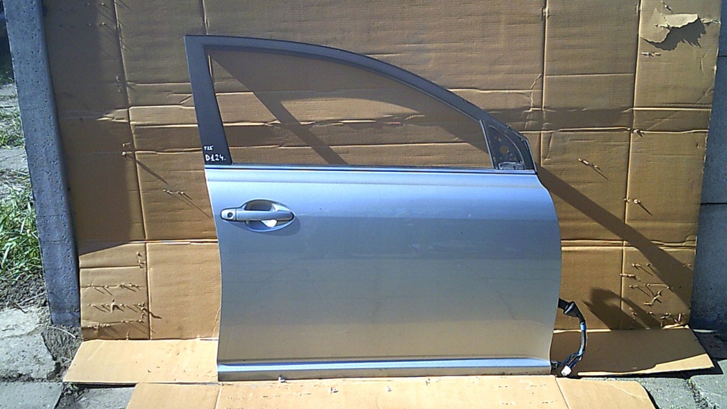 фото №1, Toyota avensis t25 03-09 двері праве передні