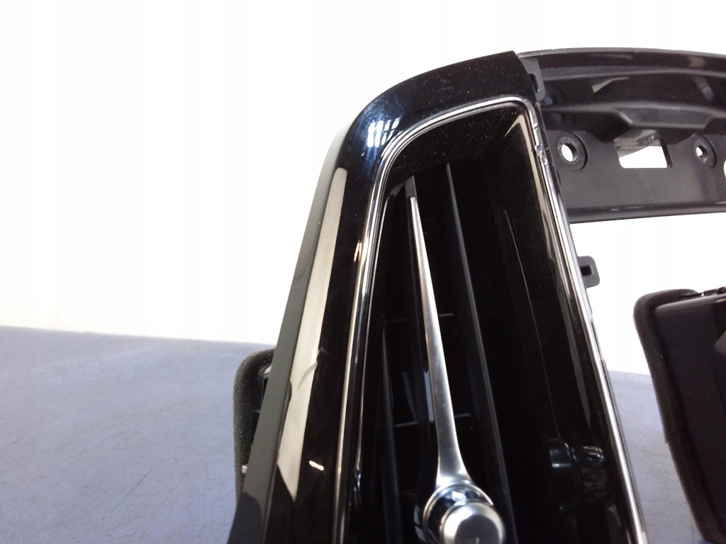 фото №3, Volvo xc60 ii рамка дисплея решётки обдув