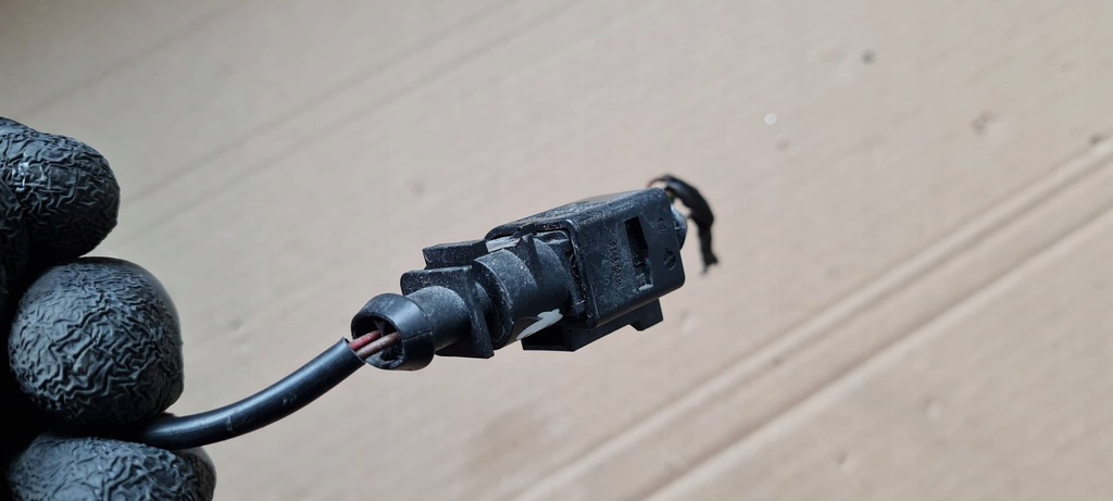 фото №10, Rs5 8w lift s5 a5 датчик замка крышки двигателя штекер a4 b9 8w q5 q3