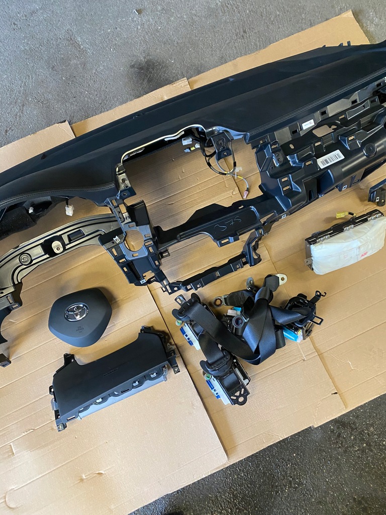 фото №1, Toyota chr консоль подушка безпеки подушки безпеки ремені