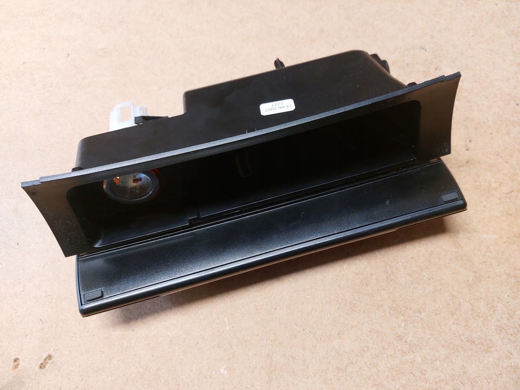 фото №7, Passat b6 панель кондиционера рамка радио пепельница комплект