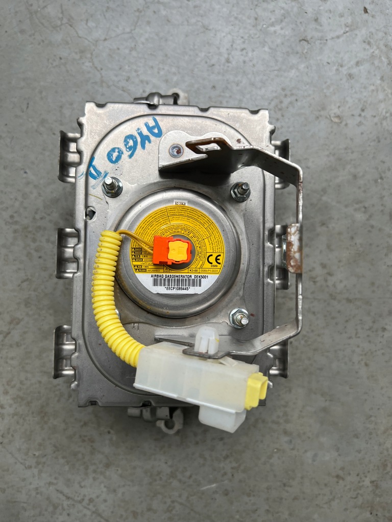 фото №10, Приборная панель консоль подушка безопасности ремни toyota aygo ii