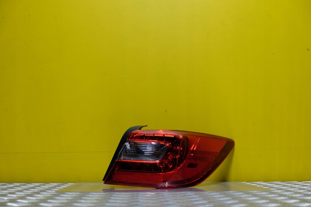 фото №1, Subaru legacy sedan 2014- лампа задня права led usa