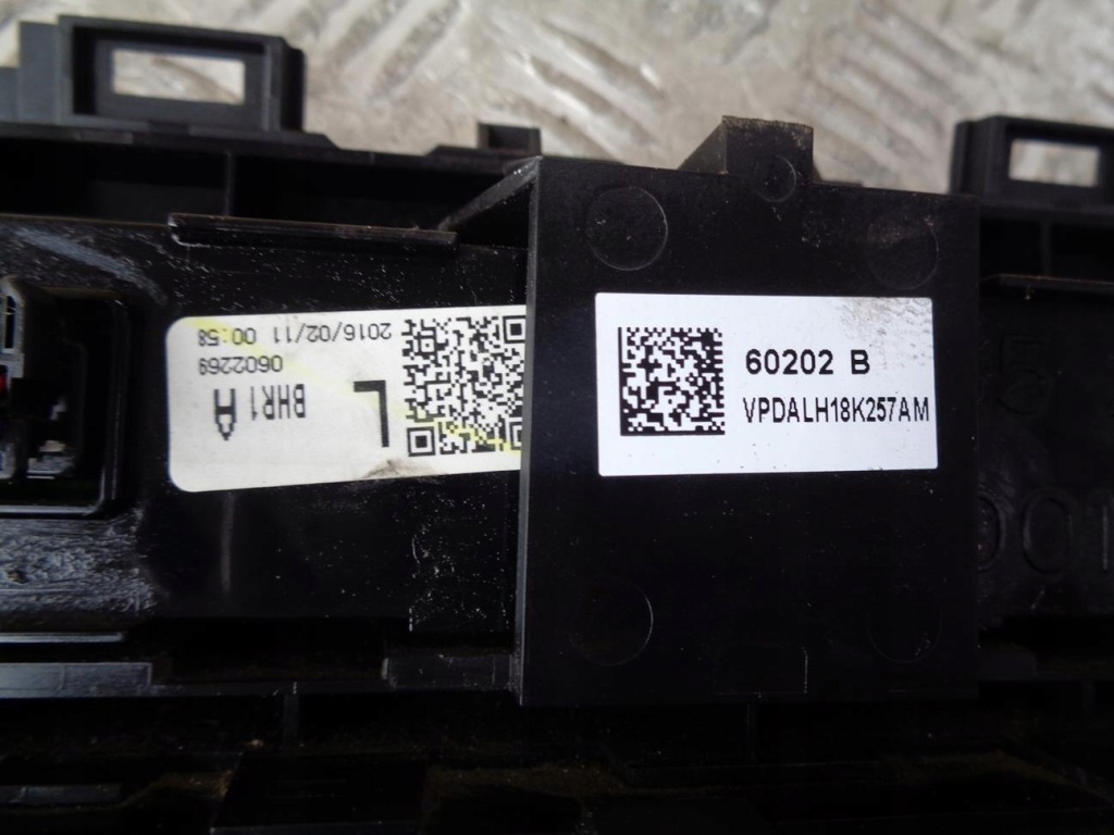 Панель обдув кондиционера mazda 3 3 bm 2013- европа Недорого