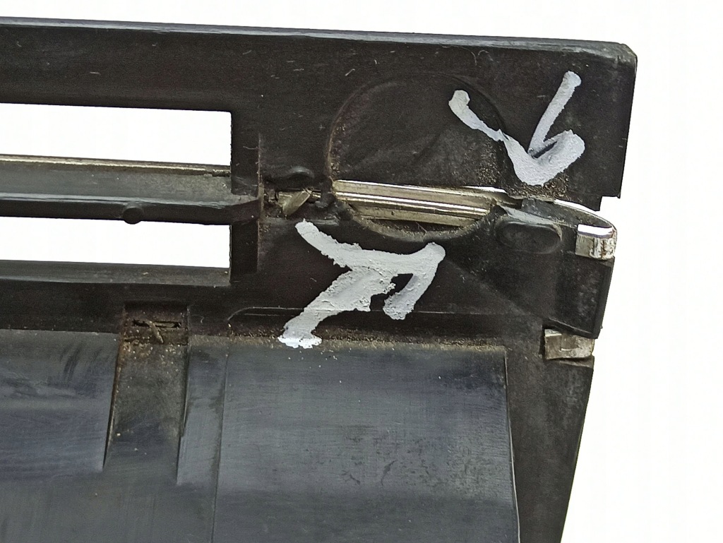 Рамка панель вентиляции mercedes-benz compakt w115 1158300003 Доставка