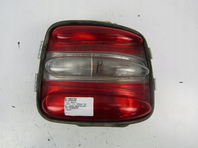 фото №1, Fiat brava 182 лампа задня права + вкладиш ламповий