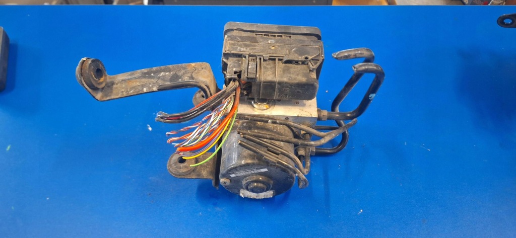 фото №1, Ford focus c-max 2005 насос abs 3m512c405hb