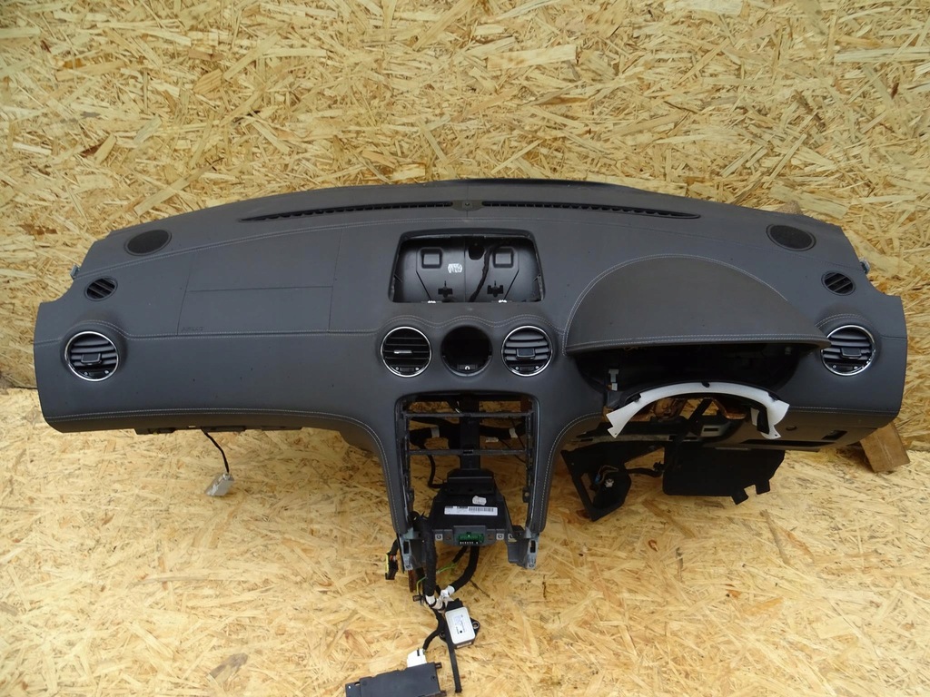 фото №1, Peugeot rcz консоль панель приладів шкіра