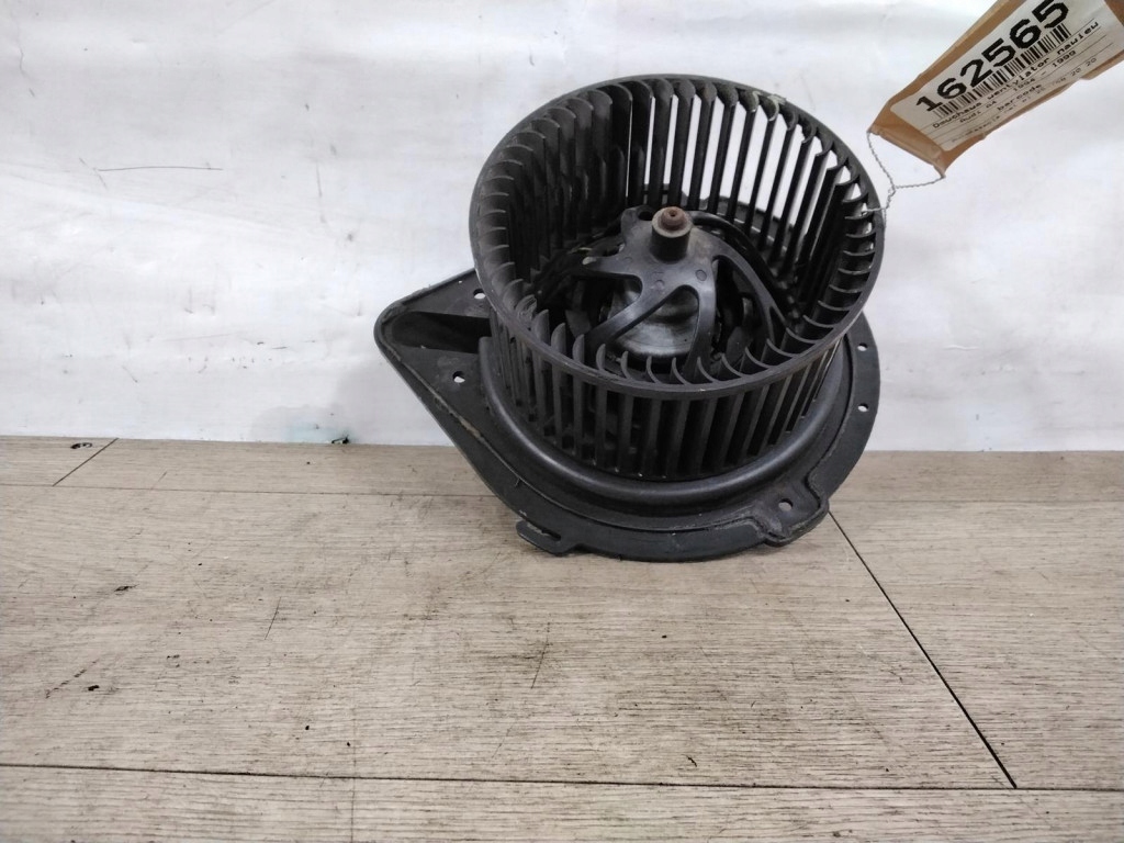 фото №1, Audi a4 b5 воздуходувка вентилятор обдув 8a1820021