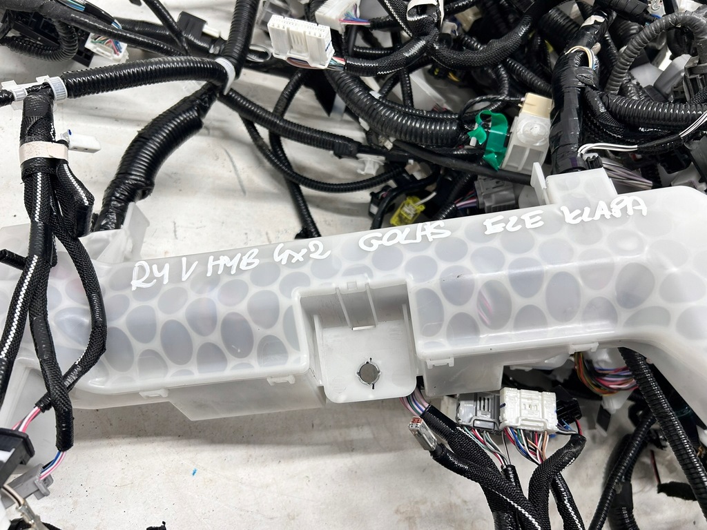 фото №8, Rav4 v гібрид 4x2 джгут електропроводка салону транспортного засобу