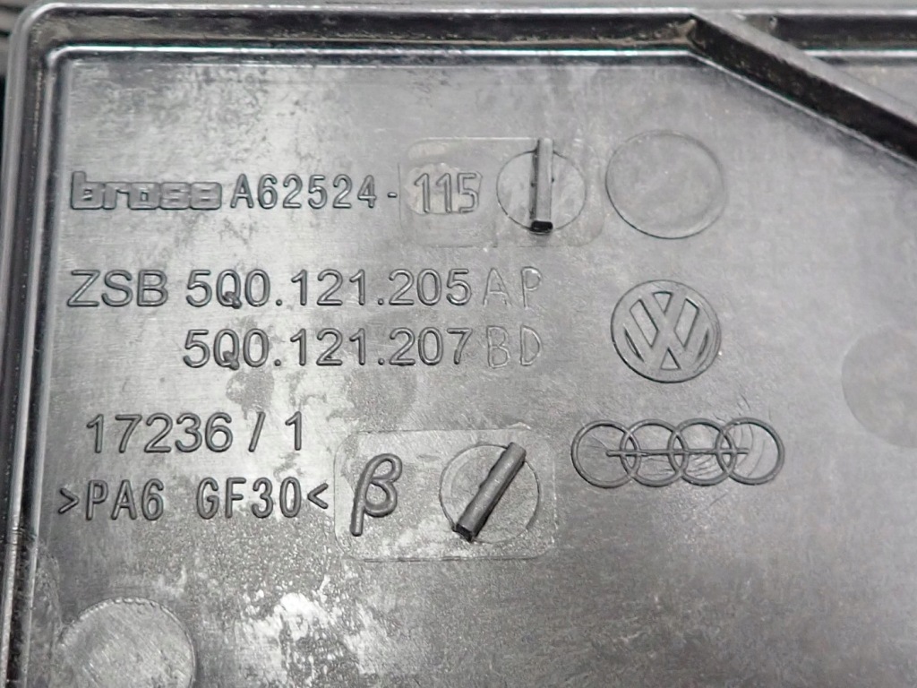 Комплект радіатор води кондиціонера вентилятор ремінь vw passat b8 1.6 tdi 88kw Доставка