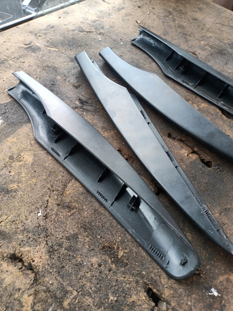 Mondeo mk4 універсал заглушки рейлінгів ліва права задні Зі Шроту