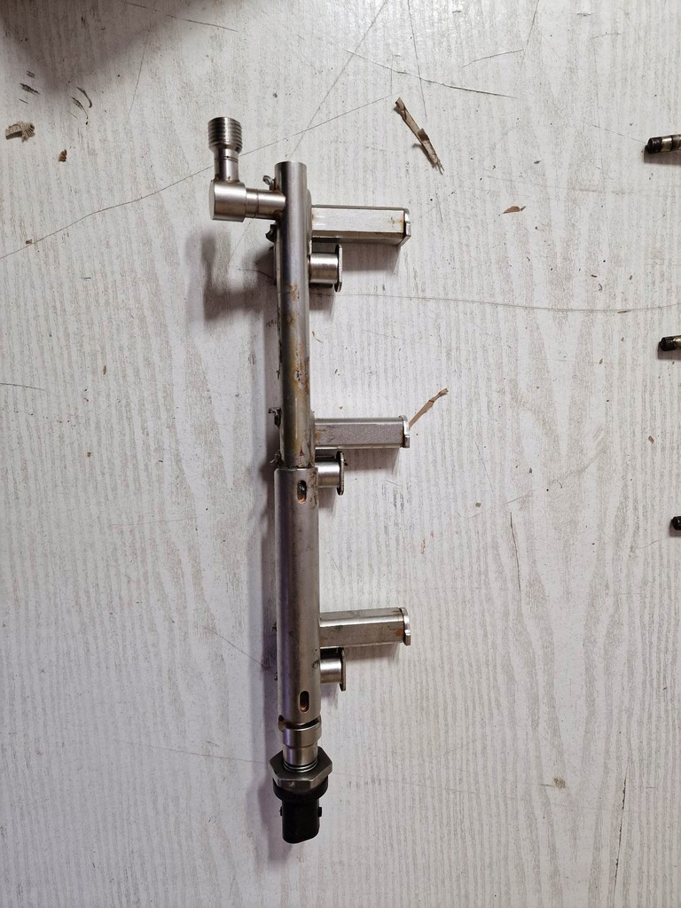 фото №1, Молдинг упорскування jaguar f-pace 3.0b