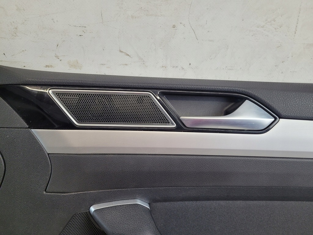 фото №8, Обшивка обивка ручка дверь правый перед vw passat b8 kombi 15r.