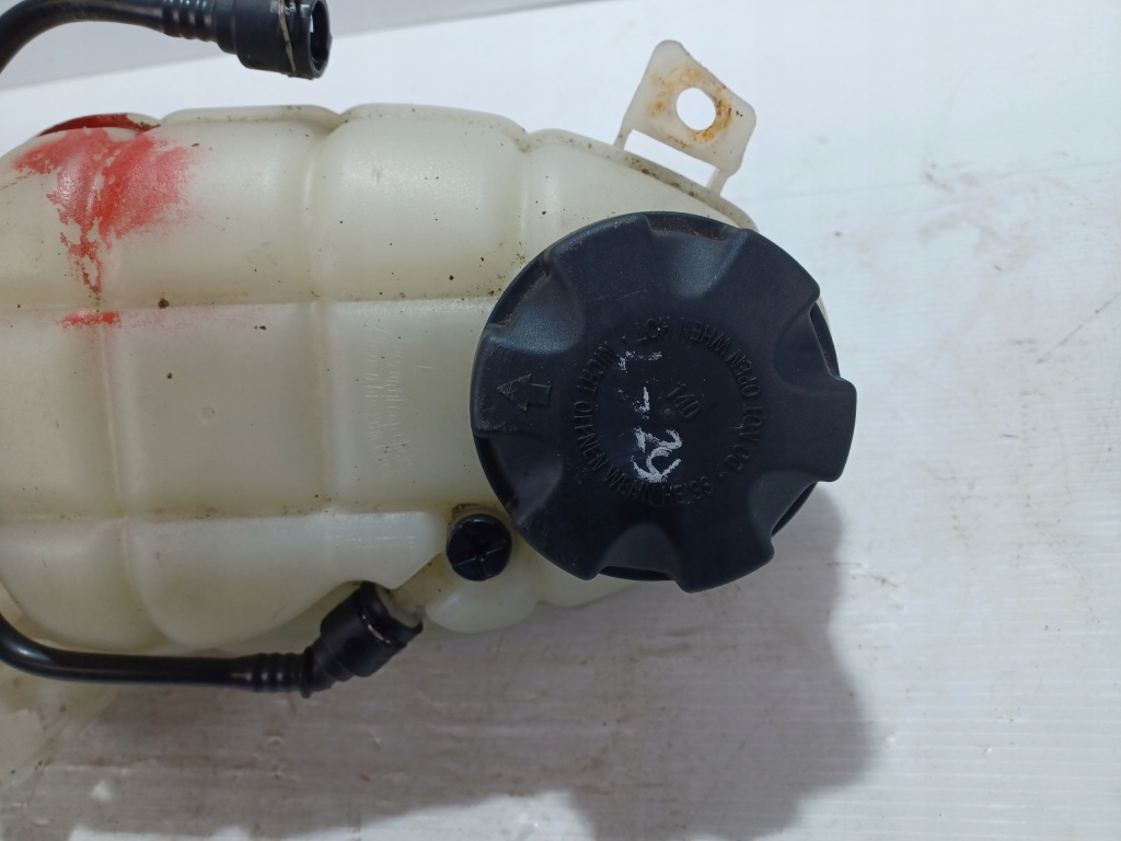 Bmw f20 f30 бак розширювальний 7609468 Зі Шроту