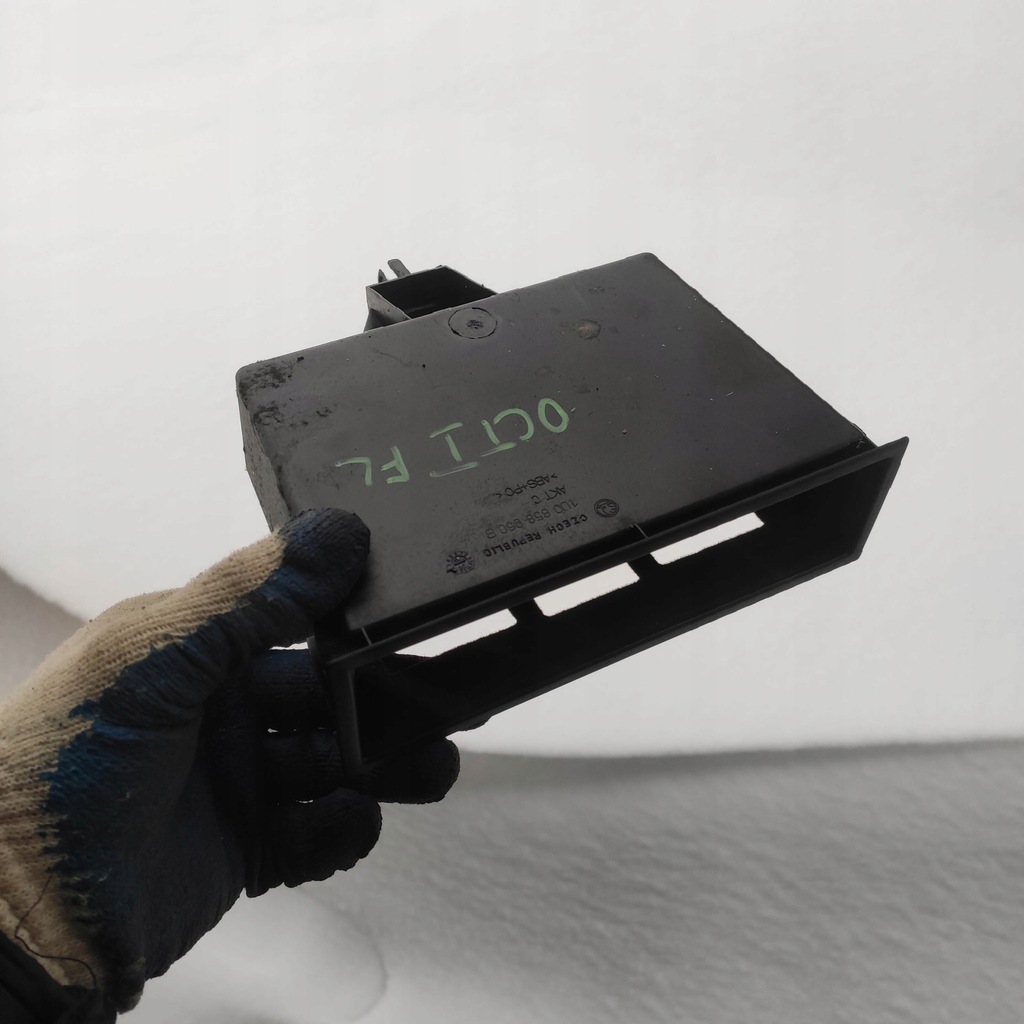 фото №1, Полиця pod радіо skoda octavia 1 fl 1u0858950b