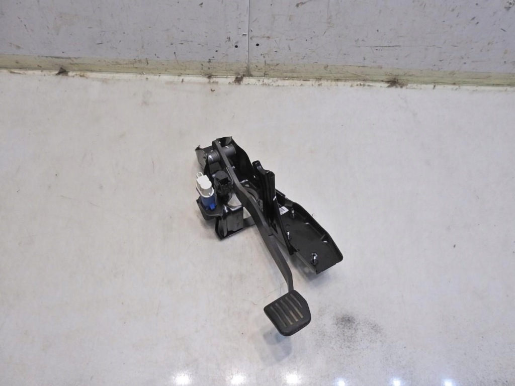 фото №1, Педаль тормоза volvo v70 iii 2.0 f 31202466