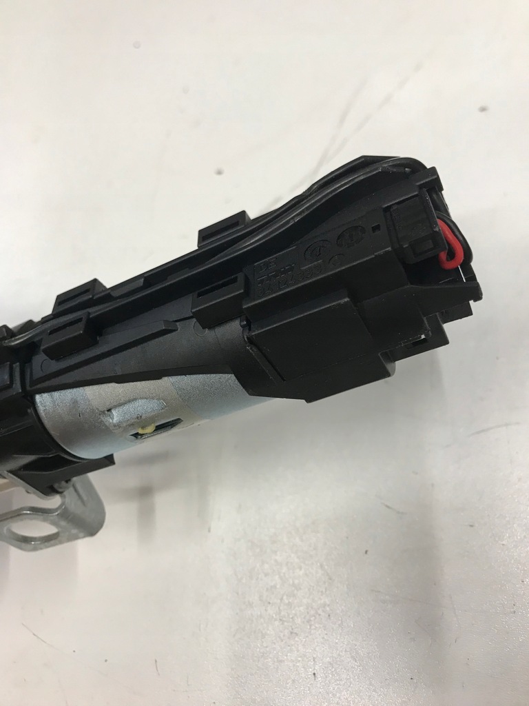 фото №6, Mercedes w222 разъём зажим поперечина левая/правая 2x