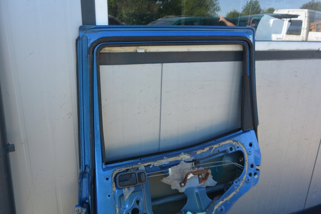 фото №12, Nissan terrano ii двері задні праве задня